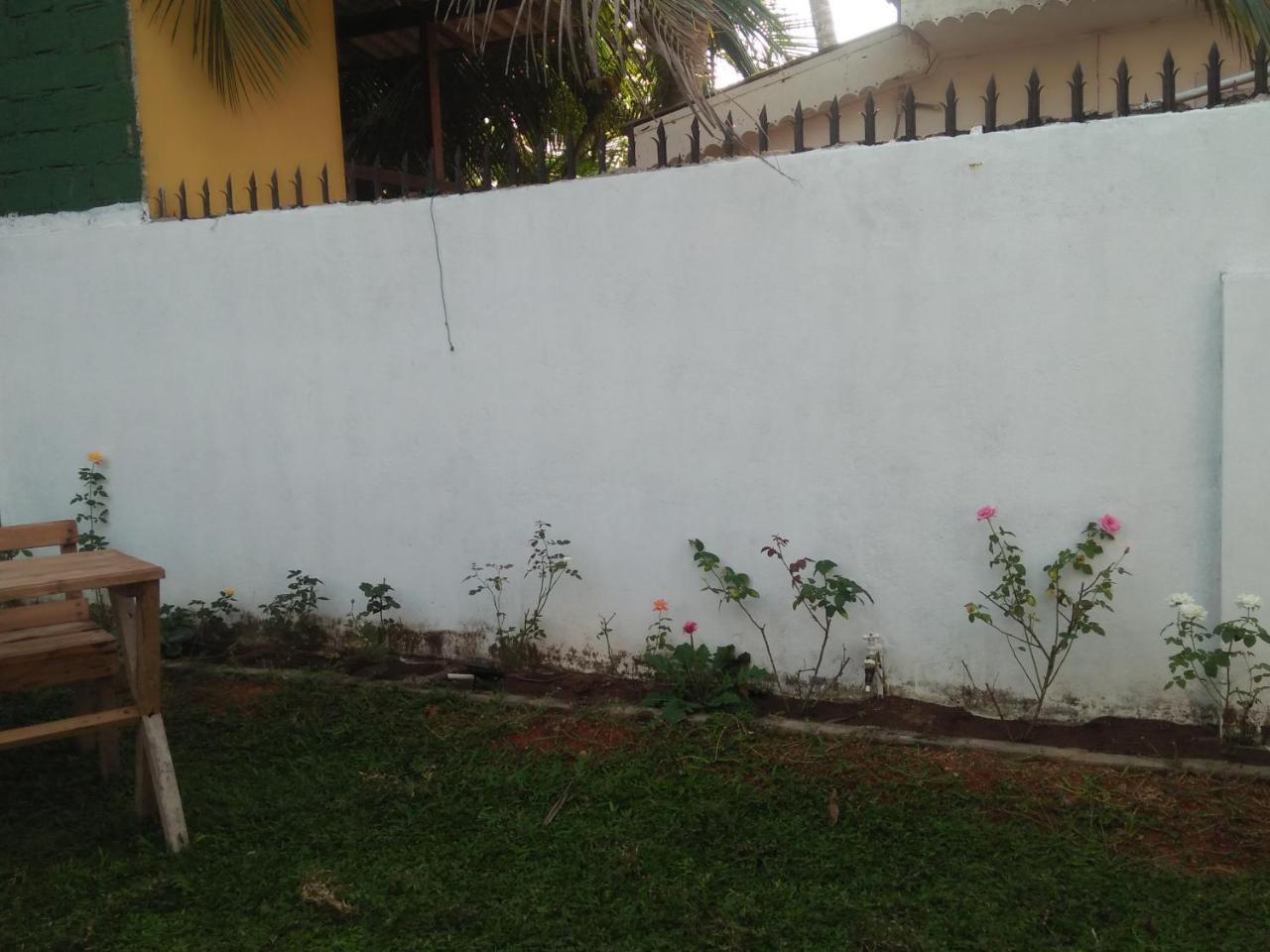 Living Home Negombo Exterior photo