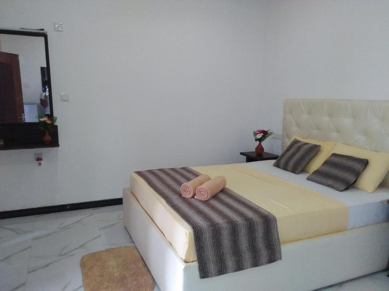Living Home Negombo Exterior photo